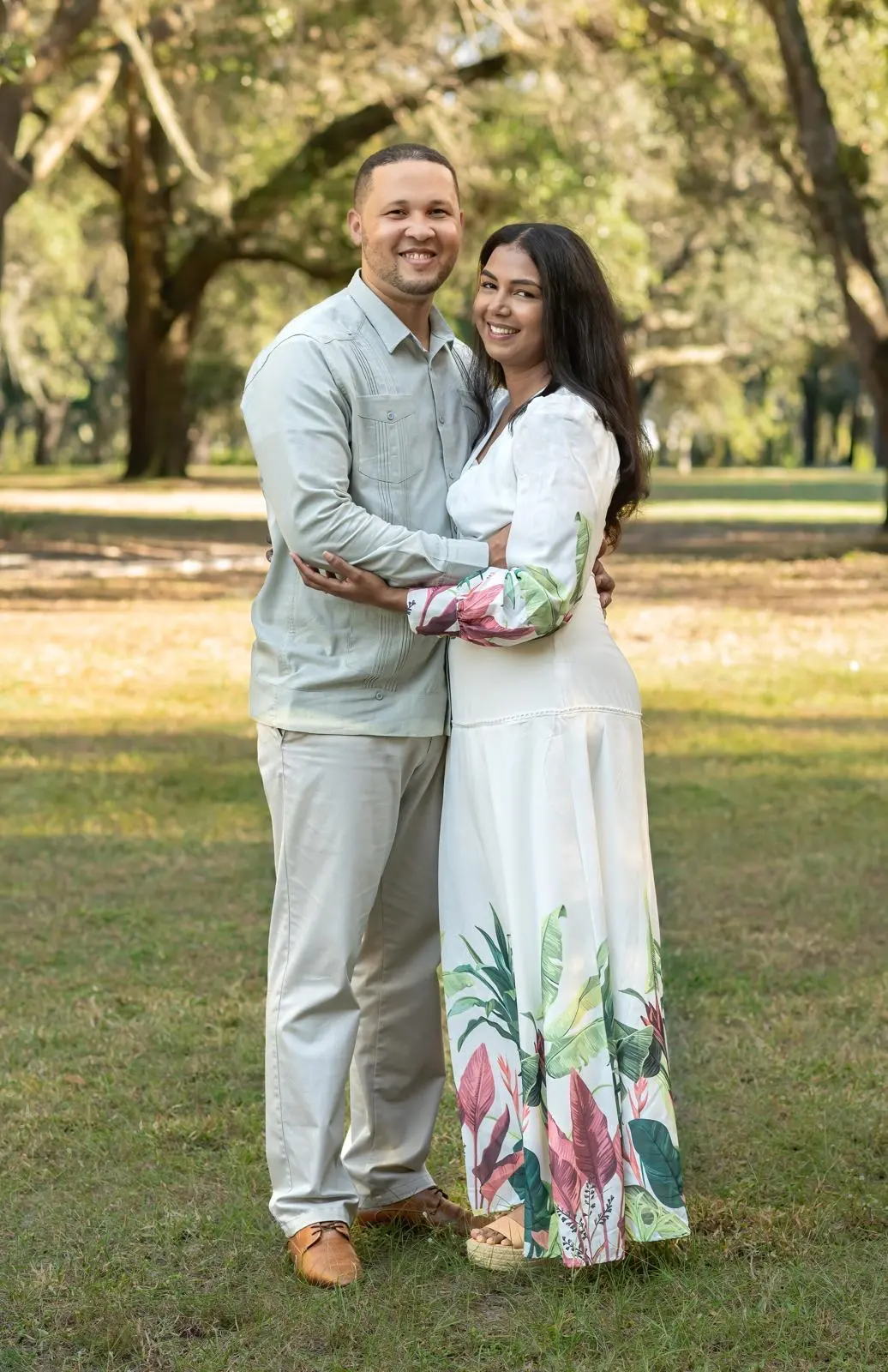 Los pastores Nehemías y Jenni Jiménez